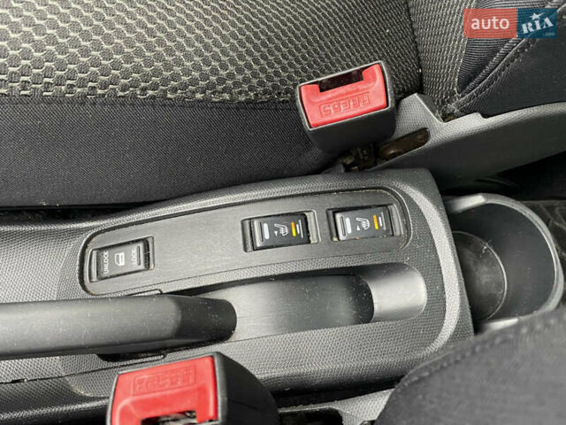 Оранжевый Ниссан Микра, объемом двигателя 1.24 л и пробегом 175 тыс. км за 5300 $, фото 13 на Automoto.ua