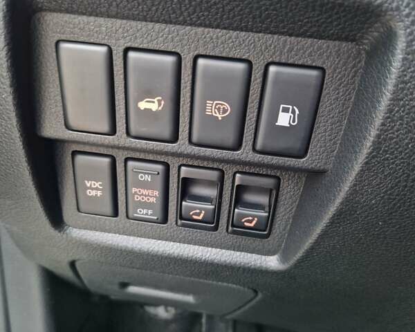 Белый Ниссан Мурано, объемом двигателя 3.5 л и пробегом 128 тыс. км за 10000 $, фото 5 на Automoto.ua