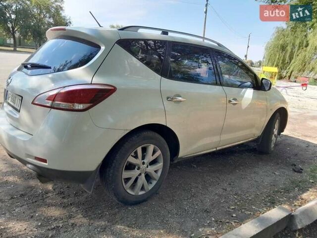 Белый Ниссан Мурано, объемом двигателя 3.5 л и пробегом 182 тыс. км за 10000 $, фото 3 на Automoto.ua