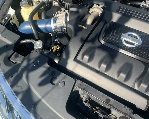 Белый Ниссан Мурано, объемом двигателя 2.49 л и пробегом 290 тыс. км за 9440 $, фото 40 на Automoto.ua