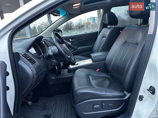 Белый Ниссан Мурано, объемом двигателя 3.5 л и пробегом 173 тыс. км за 10555 $, фото 10 на Automoto.ua