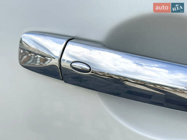 Белый Ниссан Мурано, объемом двигателя 3.5 л и пробегом 224 тыс. км за 10500 $, фото 32 на Automoto.ua