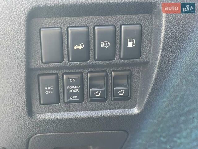 Белый Ниссан Мурано, объемом двигателя 3.5 л и пробегом 224 тыс. км за 10500 $, фото 38 на Automoto.ua