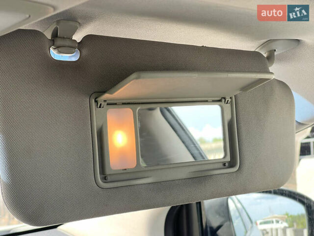 Белый Ниссан Мурано, объемом двигателя 3.5 л и пробегом 224 тыс. км за 10500 $, фото 29 на Automoto.ua