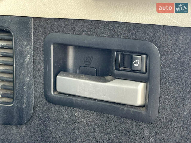 Белый Ниссан Мурано, объемом двигателя 3.5 л и пробегом 224 тыс. км за 10500 $, фото 14 на Automoto.ua