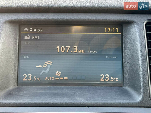 Белый Ниссан Мурано, объемом двигателя 3.5 л и пробегом 224 тыс. км за 10500 $, фото 23 на Automoto.ua