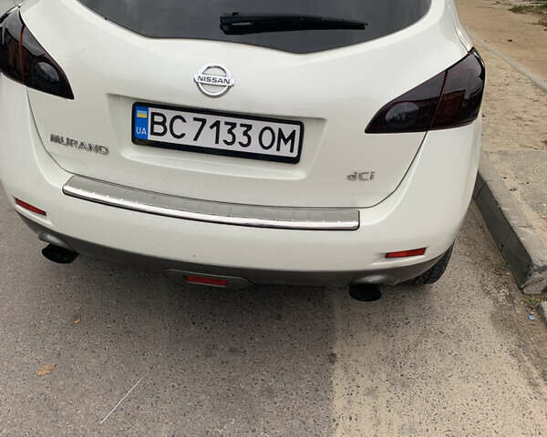 Белый Ниссан Мурано, объемом двигателя 2.49 л и пробегом 290 тыс. км за 8999 $, фото 2 на Automoto.ua