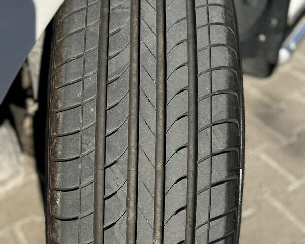 Белый Ниссан Мурано, объемом двигателя 3.5 л и пробегом 354 тыс. км за 7999 $, фото 2 на Automoto.ua