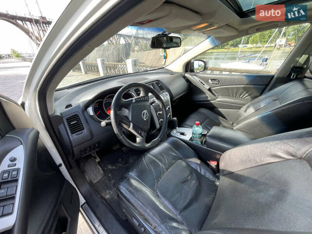 Белый Ниссан Мурано, объемом двигателя 3.5 л и пробегом 224 тыс. км за 10500 $, фото 15 на Automoto.ua