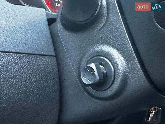 Белый Ниссан Мурано, объемом двигателя 3.5 л и пробегом 173 тыс. км за 10555 $, фото 14 на Automoto.ua