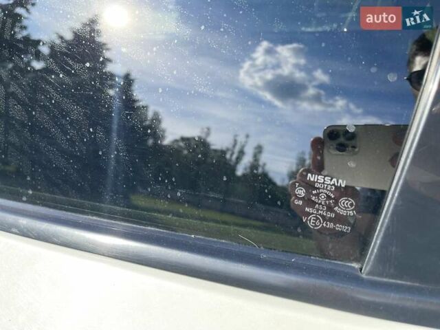 Белый Ниссан Мурано, объемом двигателя 3.5 л и пробегом 224 тыс. км за 10500 $, фото 11 на Automoto.ua
