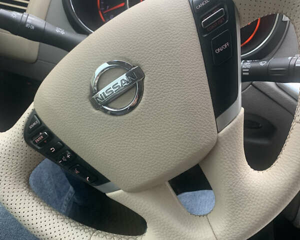 Белый Ниссан Мурано, объемом двигателя 2.49 л и пробегом 290 тыс. км за 9440 $, фото 13 на Automoto.ua