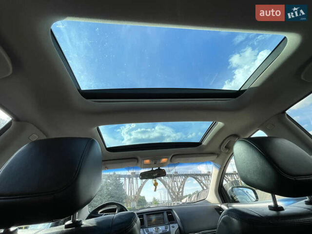 Белый Ниссан Мурано, объемом двигателя 3.5 л и пробегом 224 тыс. км за 10500 $, фото 17 на Automoto.ua