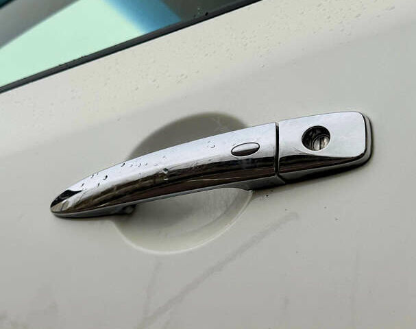 Белый Ниссан Мурано, объемом двигателя 3.5 л и пробегом 160 тыс. км за 10990 $, фото 8 на Automoto.ua