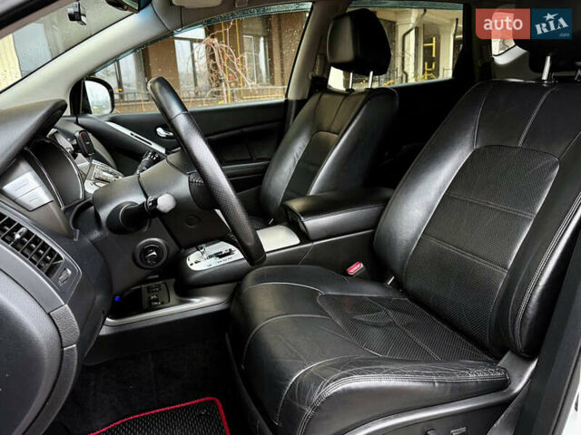 Белый Ниссан Мурано, объемом двигателя 3.5 л и пробегом 160 тыс. км за 10990 $, фото 28 на Automoto.ua