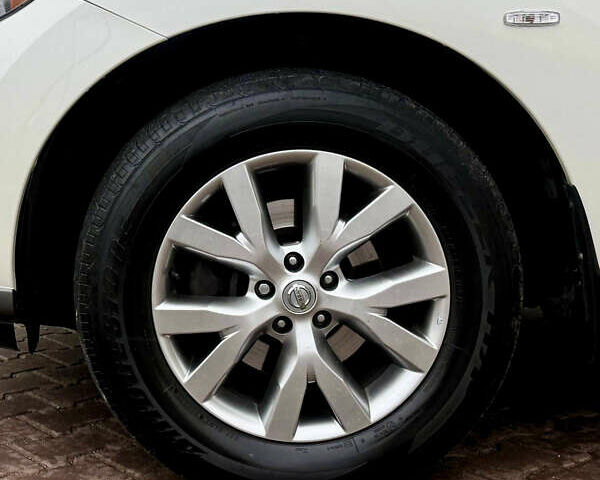 Белый Ниссан Мурано, объемом двигателя 3.5 л и пробегом 160 тыс. км за 10990 $, фото 13 на Automoto.ua