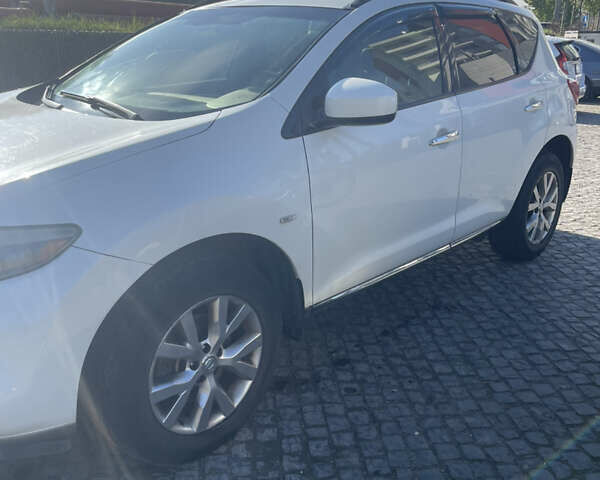 Белый Ниссан Мурано, объемом двигателя 2.49 л и пробегом 280 тыс. км за 10600 $, фото 12 на Automoto.ua