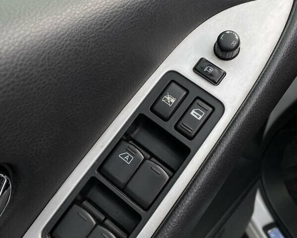 Белый Ниссан Мурано, объемом двигателя 3.5 л и пробегом 185 тыс. км за 11550 $, фото 22 на Automoto.ua