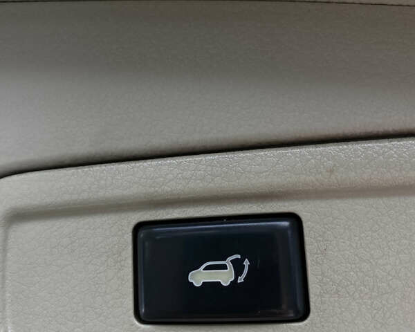 Белый Ниссан Мурано, объемом двигателя 3.5 л и пробегом 185 тыс. км за 11550 $, фото 10 на Automoto.ua