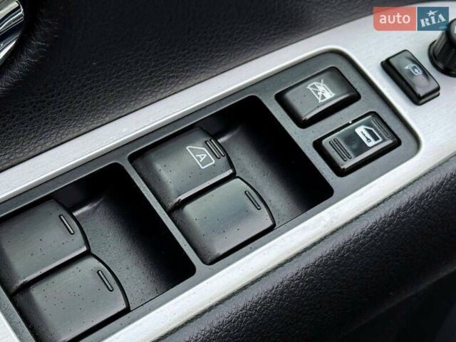 Белый Ниссан Мурано, объемом двигателя 3.5 л и пробегом 160 тыс. км за 10990 $, фото 16 на Automoto.ua