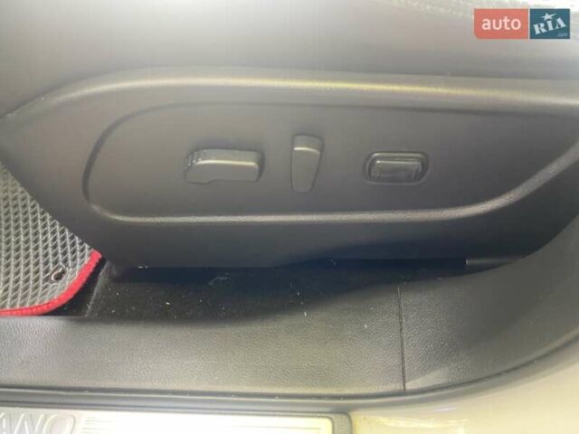 Белый Ниссан Мурано, объемом двигателя 3.5 л и пробегом 165 тыс. км за 10900 $, фото 12 на Automoto.ua