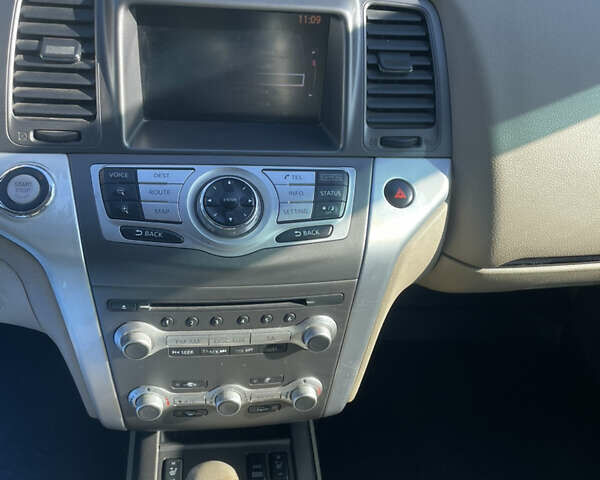 Белый Ниссан Мурано, объемом двигателя 2.49 л и пробегом 280 тыс. км за 11900 $, фото 11 на Automoto.ua