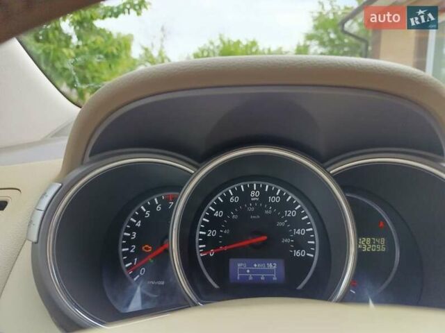 Белый Ниссан Мурано, объемом двигателя 3.5 л и пробегом 207 тыс. км за 11000 $, фото 22 на Automoto.ua