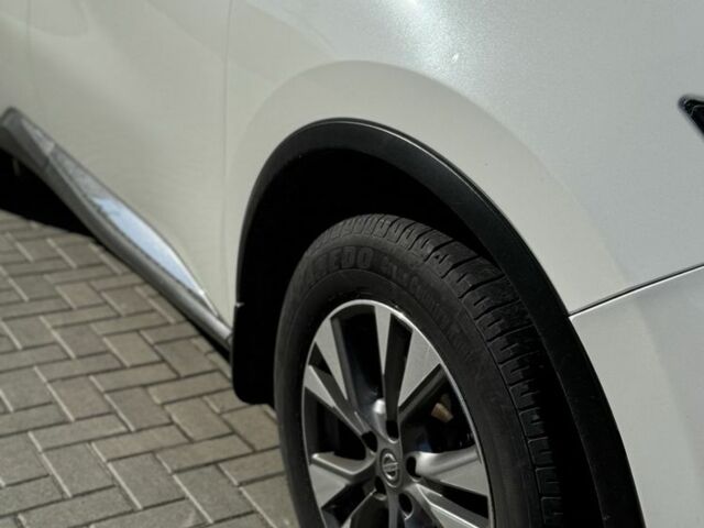 Белый Ниссан Мурано, объемом двигателя 3.5 л и пробегом 165 тыс. км за 14200 $, фото 4 на Automoto.ua