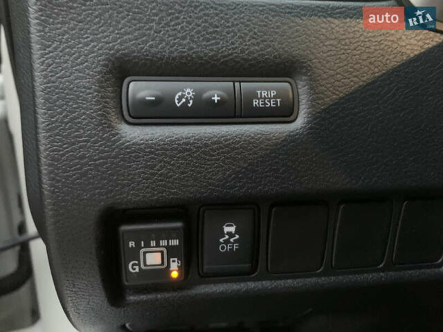 Белый Ниссан Мурано, объемом двигателя 3.5 л и пробегом 158 тыс. км за 13500 $, фото 15 на Automoto.ua