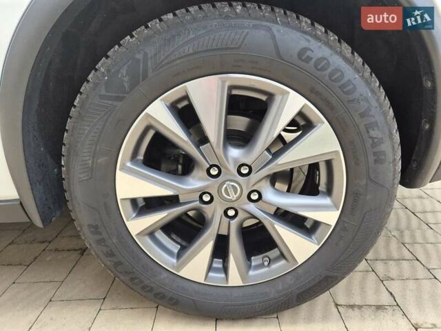 Белый Ниссан Мурано, объемом двигателя 3.5 л и пробегом 160 тыс. км за 14500 $, фото 1 на Automoto.ua