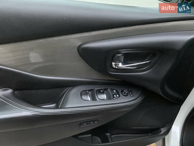 Белый Ниссан Мурано, объемом двигателя 3.5 л и пробегом 158 тыс. км за 13500 $, фото 11 на Automoto.ua