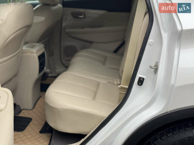 Белый Ниссан Мурано, объемом двигателя 3.5 л и пробегом 130 тыс. км за 13499 $, фото 59 на Automoto.ua