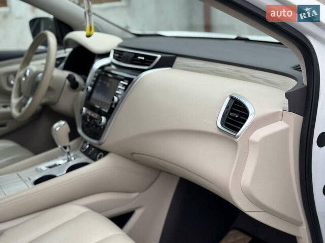 Белый Ниссан Мурано, объемом двигателя 3.5 л и пробегом 130 тыс. км за 13499 $, фото 22 на Automoto.ua