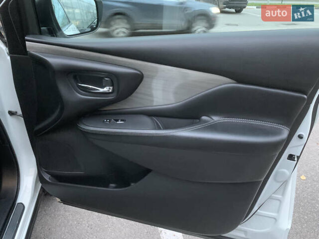 Белый Ниссан Мурано, объемом двигателя 3.5 л и пробегом 158 тыс. км за 13500 $, фото 7 на Automoto.ua