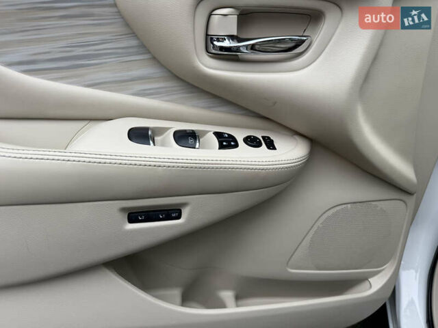 Белый Ниссан Мурано, объемом двигателя 3.5 л и пробегом 130 тыс. км за 13499 $, фото 39 на Automoto.ua