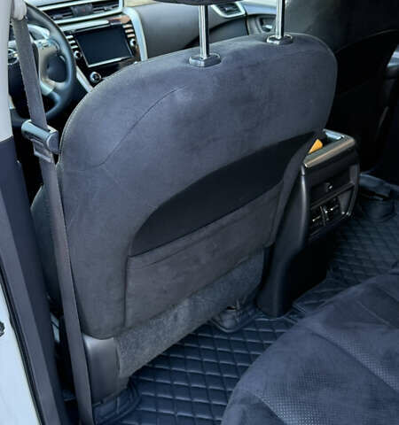 Белый Ниссан Мурано, объемом двигателя 3.5 л и пробегом 59 тыс. км за 15300 $, фото 5 на Automoto.ua