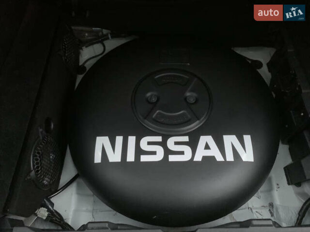 Белый Ниссан Мурано, объемом двигателя 3.5 л и пробегом 158 тыс. км за 13500 $, фото 24 на Automoto.ua