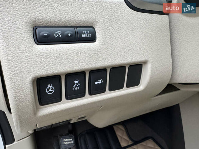 Белый Ниссан Мурано, объемом двигателя 3.5 л и пробегом 130 тыс. км за 13499 $, фото 50 на Automoto.ua