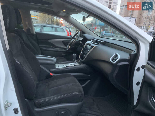 Белый Ниссан Мурано, объемом двигателя 3.5 л и пробегом 158 тыс. км за 13500 $, фото 6 на Automoto.ua