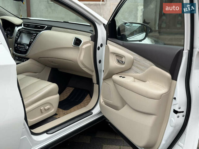 Белый Ниссан Мурано, объемом двигателя 3.5 л и пробегом 130 тыс. км за 13499 $, фото 25 на Automoto.ua