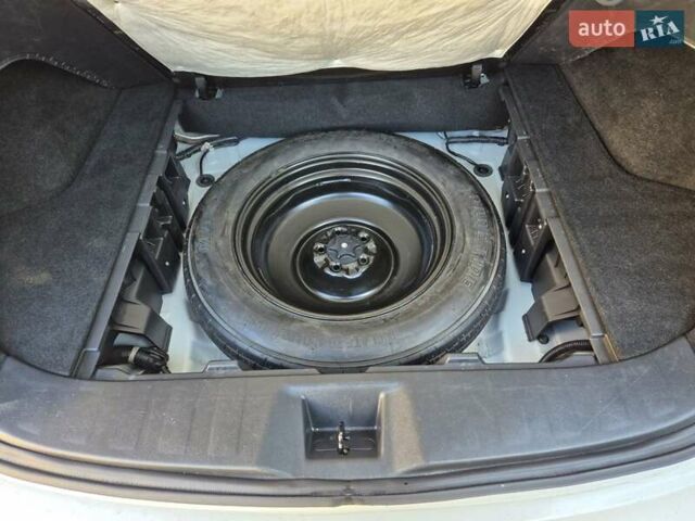 Белый Ниссан Мурано, объемом двигателя 3.5 л и пробегом 160 тыс. км за 14500 $, фото 20 на Automoto.ua