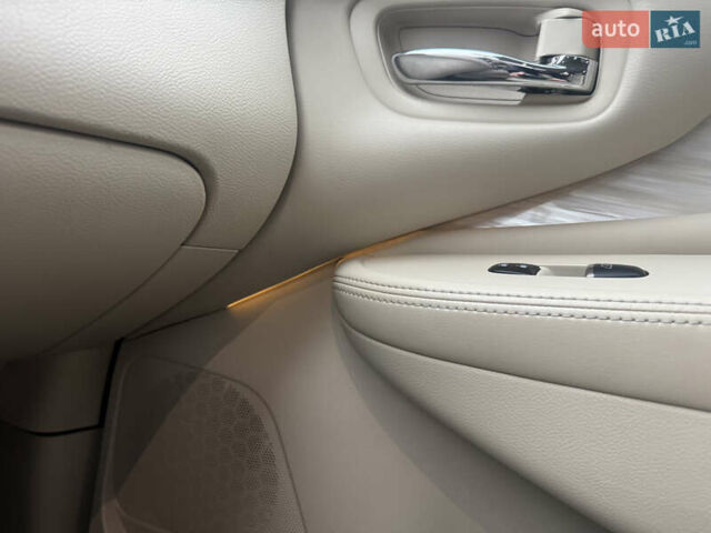 Белый Ниссан Мурано, объемом двигателя 3.5 л и пробегом 130 тыс. км за 13499 $, фото 1 на Automoto.ua