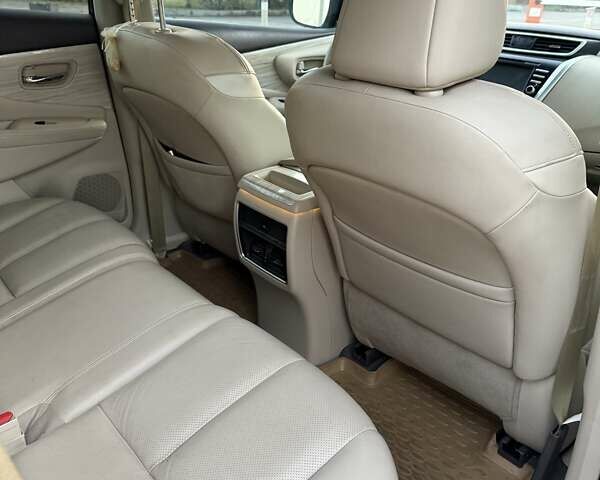Белый Ниссан Мурано, объемом двигателя 3.5 л и пробегом 60 тыс. км за 18500 $, фото 5 на Automoto.ua