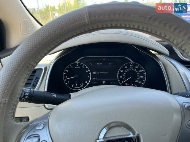 Белый Ниссан Мурано, объемом двигателя 3.5 л и пробегом 126 тыс. км за 16300 $, фото 5 на Automoto.ua
