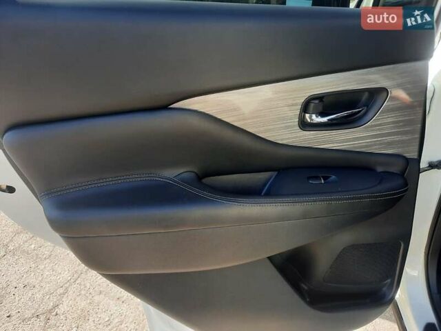 Белый Ниссан Мурано, объемом двигателя 3.5 л и пробегом 90 тыс. км за 19000 $, фото 11 на Automoto.ua