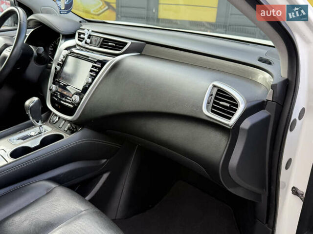 Белый Ниссан Мурано, объемом двигателя 3.5 л и пробегом 130 тыс. км за 15800 $, фото 41 на Automoto.ua