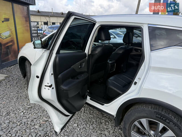 Белый Ниссан Мурано, объемом двигателя 3.5 л и пробегом 130 тыс. км за 15800 $, фото 56 на Automoto.ua