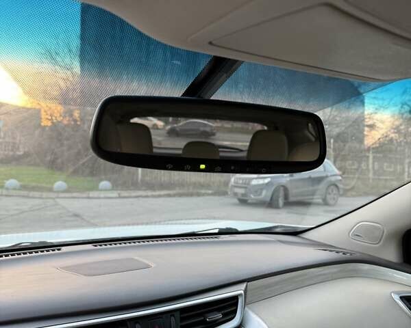 Белый Ниссан Мурано, объемом двигателя 3.5 л и пробегом 60 тыс. км за 18500 $, фото 12 на Automoto.ua