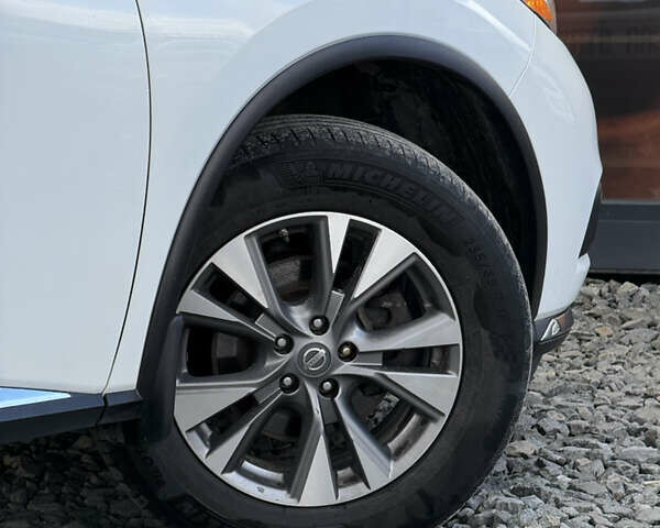 Белый Ниссан Мурано, объемом двигателя 3.5 л и пробегом 130 тыс. км за 15800 $, фото 31 на Automoto.ua