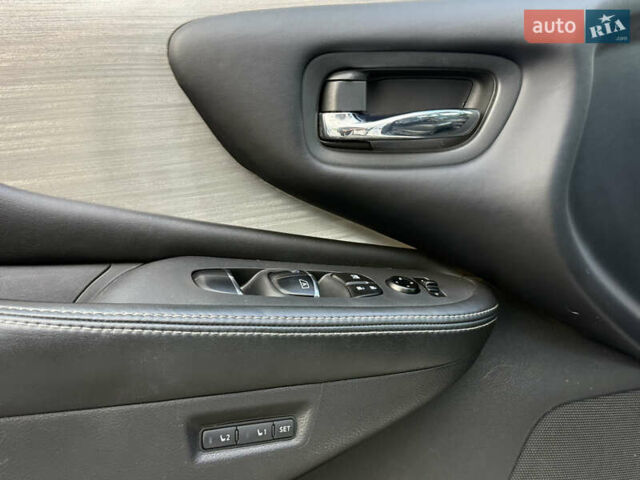 Белый Ниссан Мурано, объемом двигателя 3.5 л и пробегом 130 тыс. км за 15800 $, фото 58 на Automoto.ua